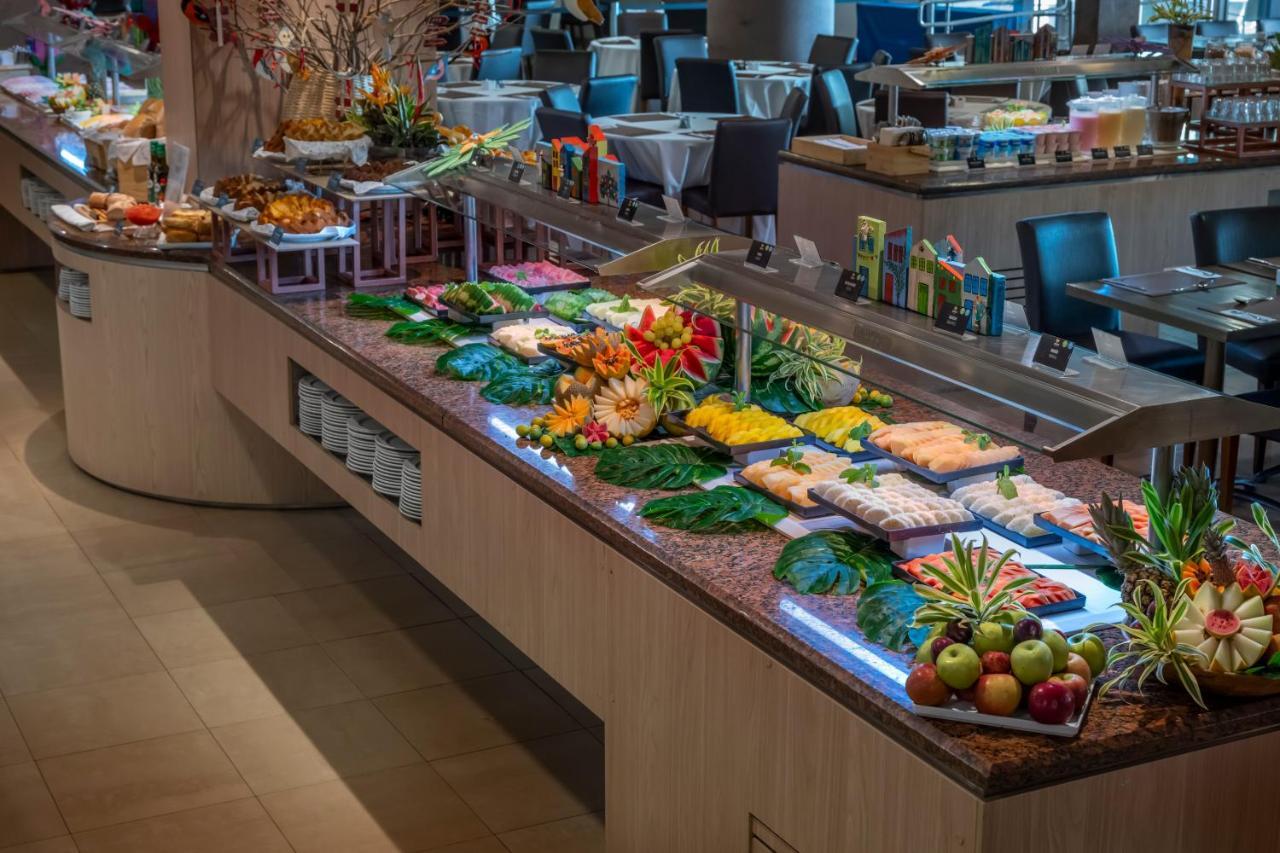 Serhs Natal Grand Hotel & Resort Экстерьер фото A buffet at a hotel