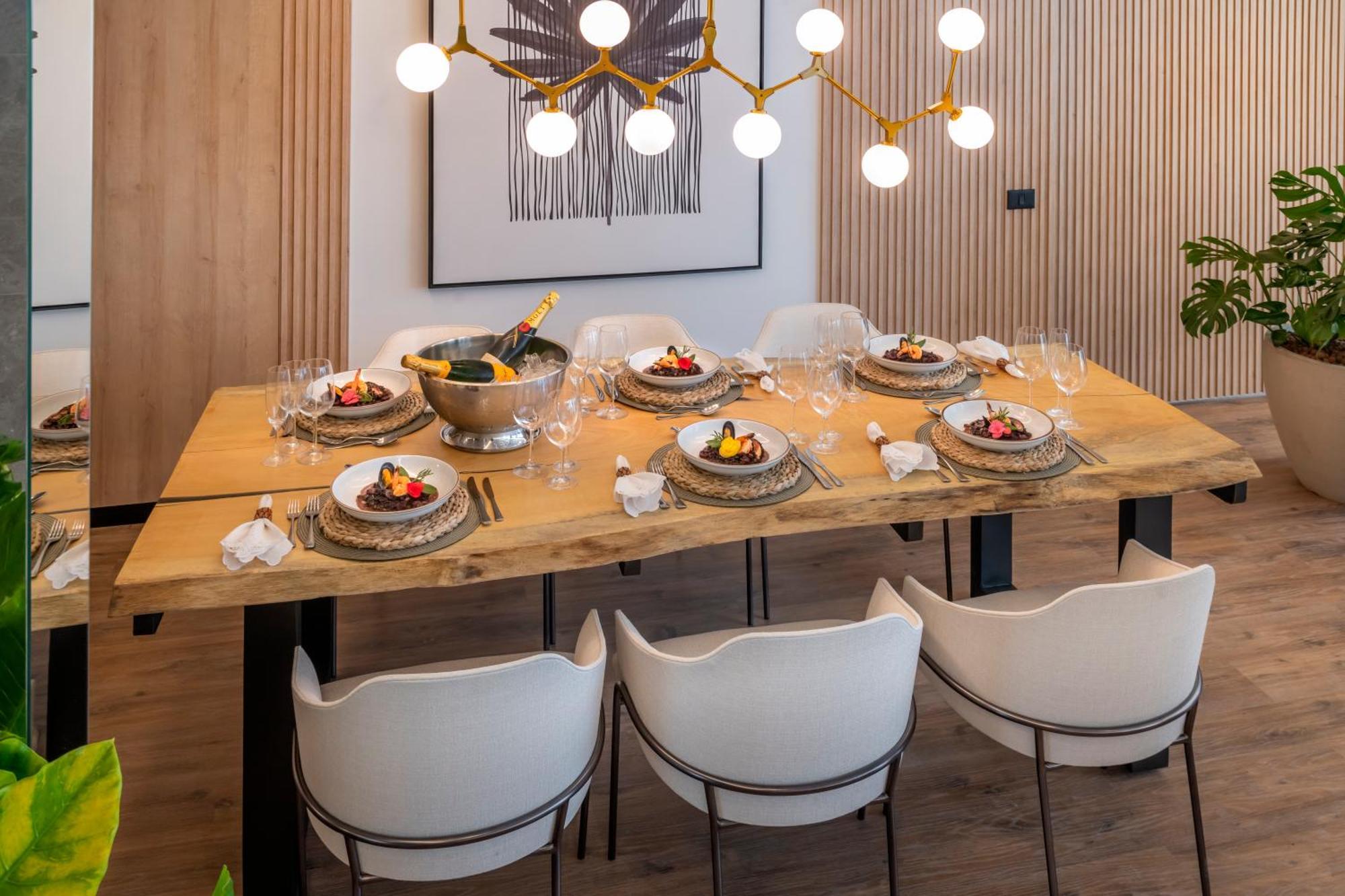 Serhs Natal Grand Hotel & Resort Экстерьер фото A dining room table